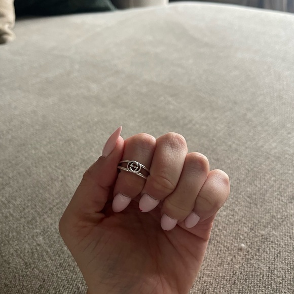 Gucci Interlock Silver Ring - Picture 3 of 8